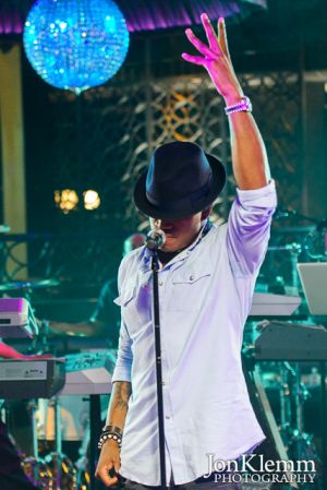 JonKlemm_Ne-Yo_Concert_03.jpg